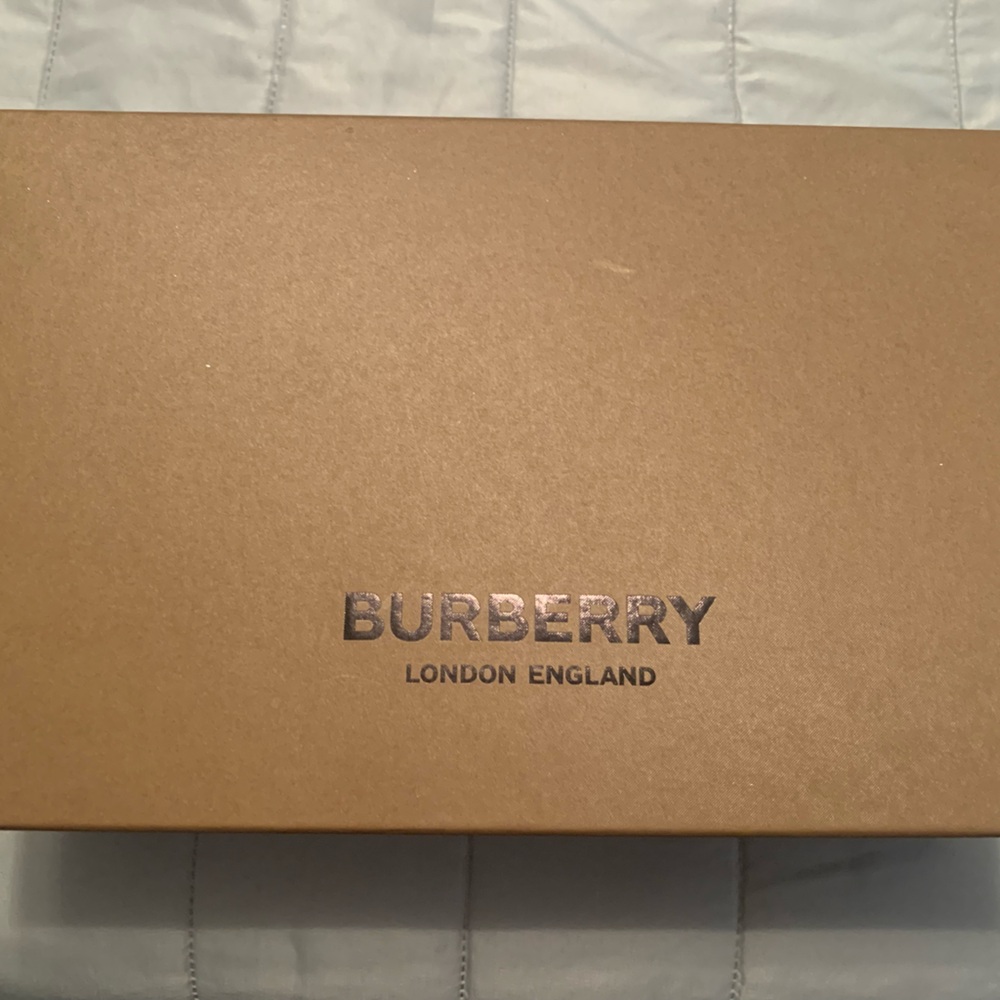 Burberry ellandale slides